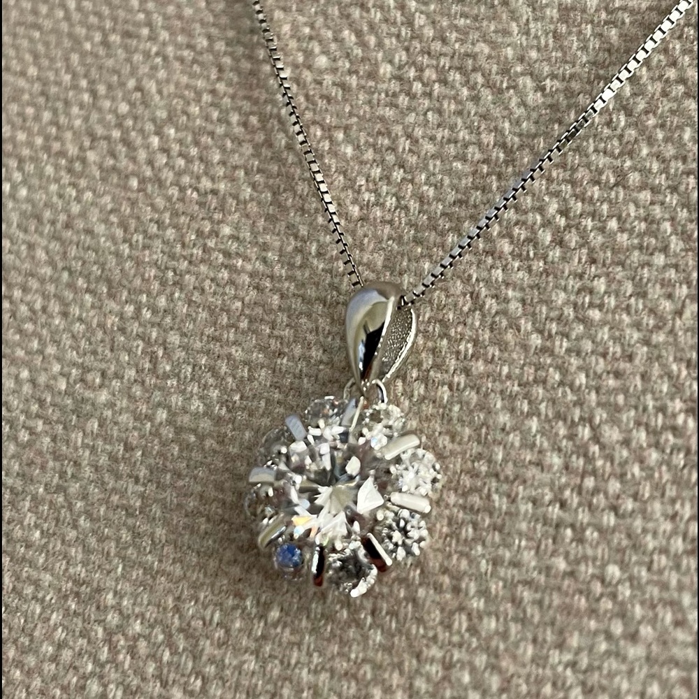 Laurie necklace from Tocara - Picture 2 of 5